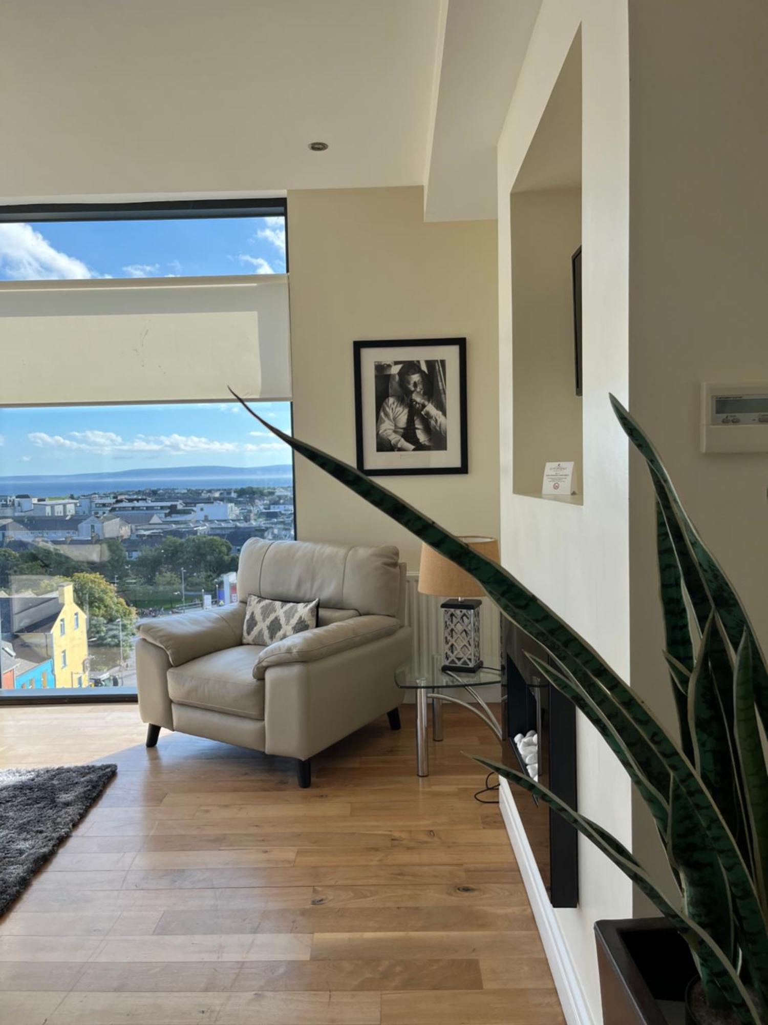 The Western Citypoint Apartments Galway Exterior foto